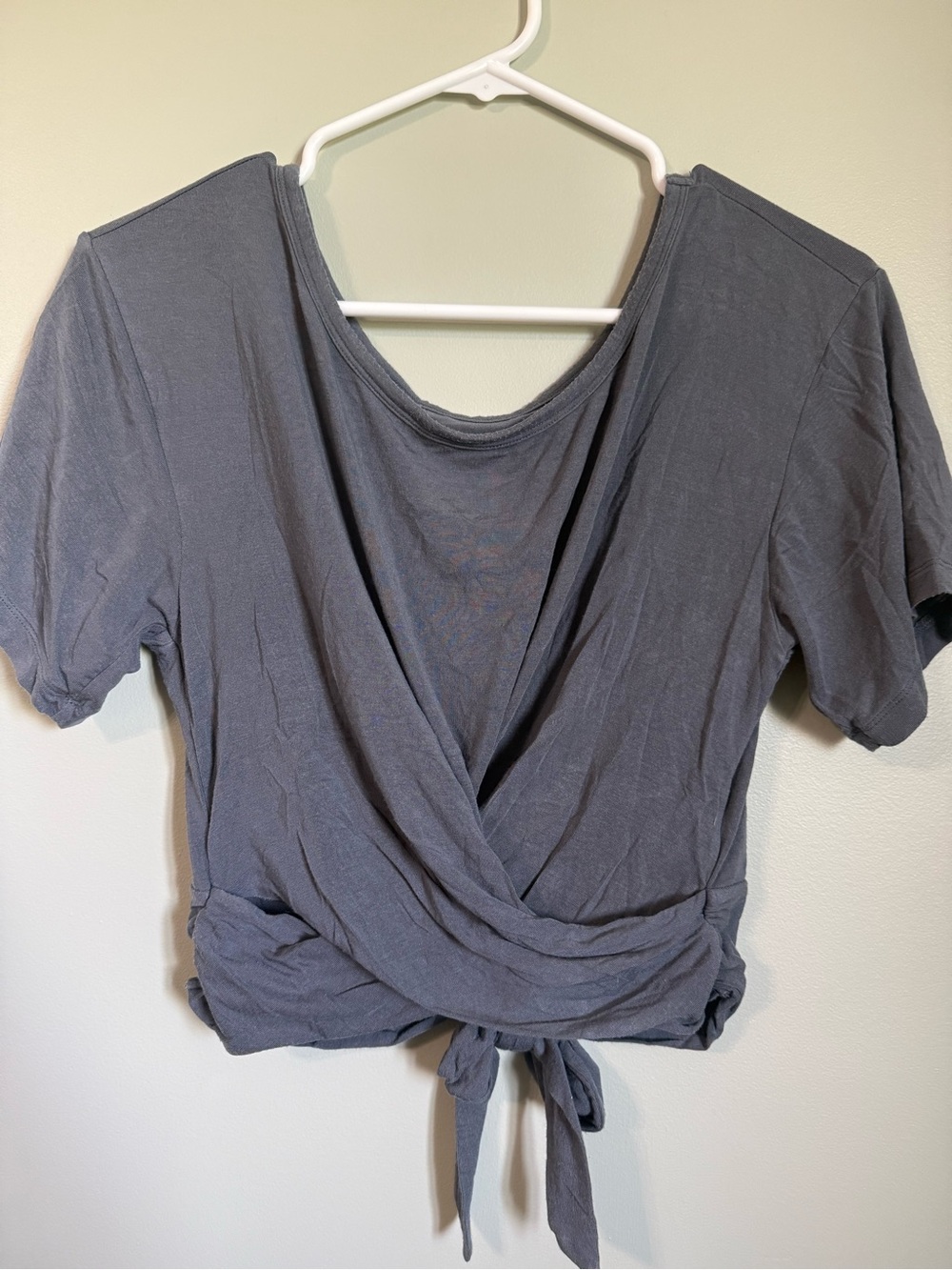 Victoria's Secret Gray Tie-Front Crop Top